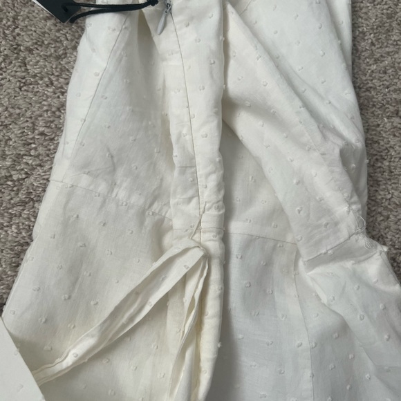 ⭐️ Firm Price ⭐️ White Dress with Swiss polka dots - Picture 11 of 12